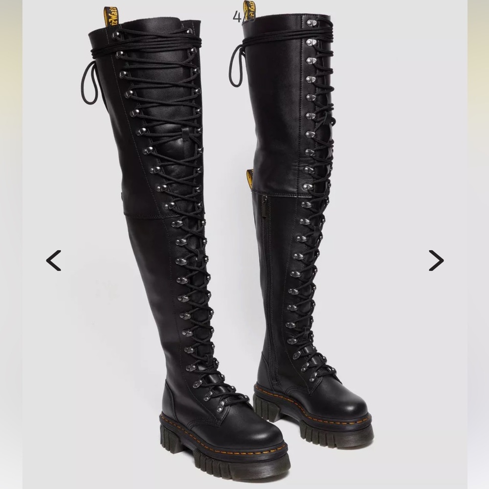 Dr. Martens (Doc Martens) Audrick 22 knee high platform